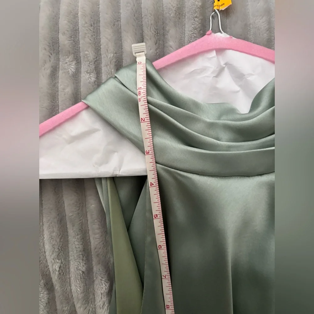 EUC Elegant Sage Satin Evening Gown from Aqua at Bloomingdale’s Size 4 - Picture 12 of 15